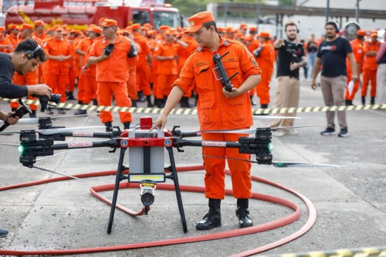 SECOM-DRONE-COMBATE-A-INCENDIO-1024x682-1
